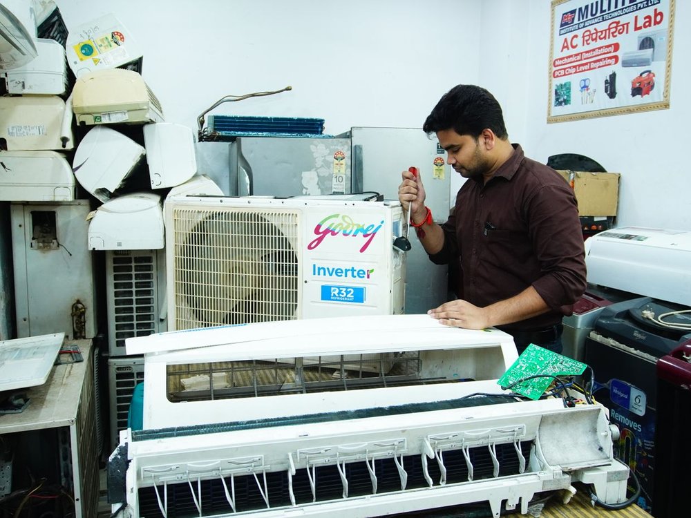 Shinghome maintenance and engineering team at work