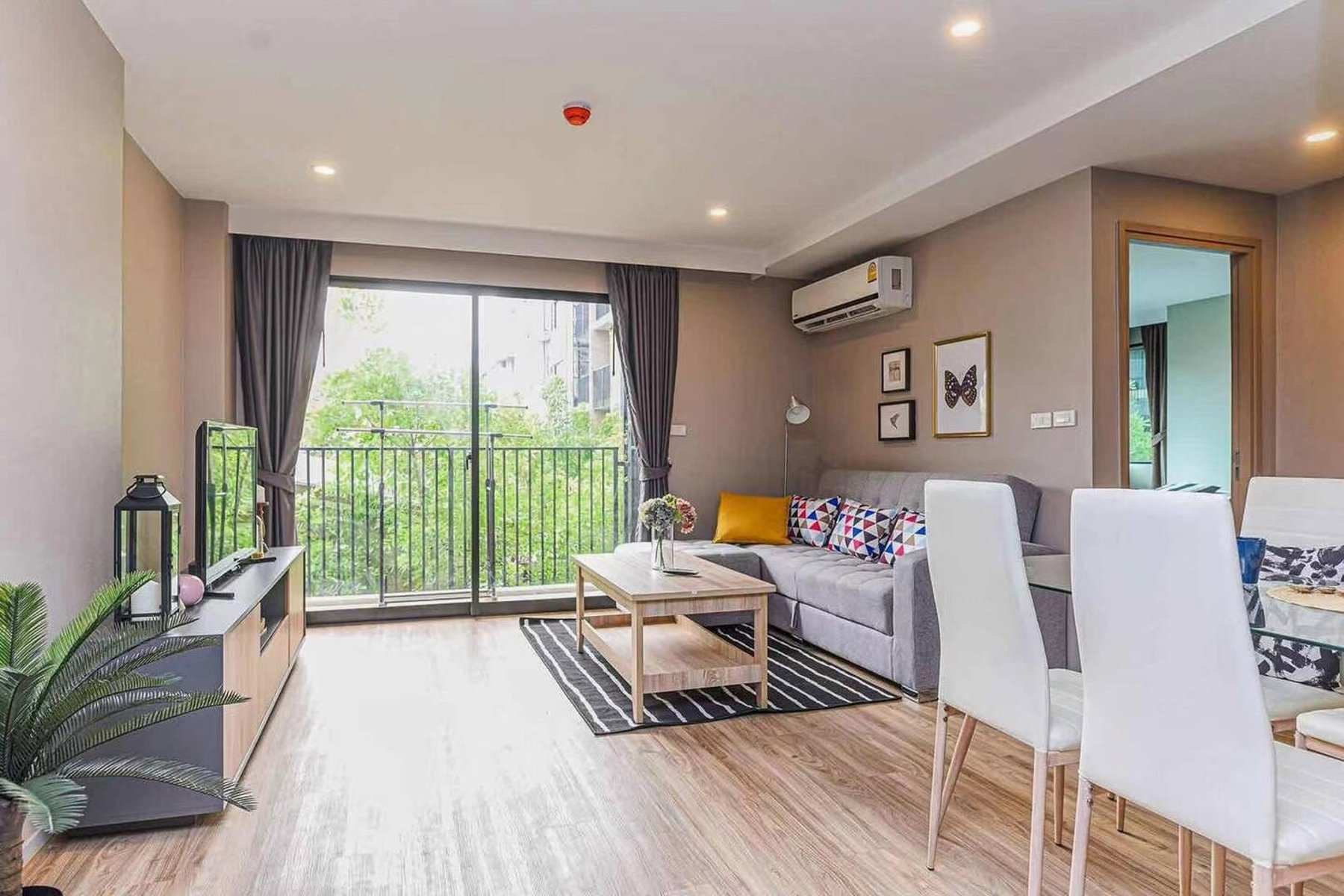 Blossom Condo Sathon-Charoenrat — 2-Bedroom, photo 1