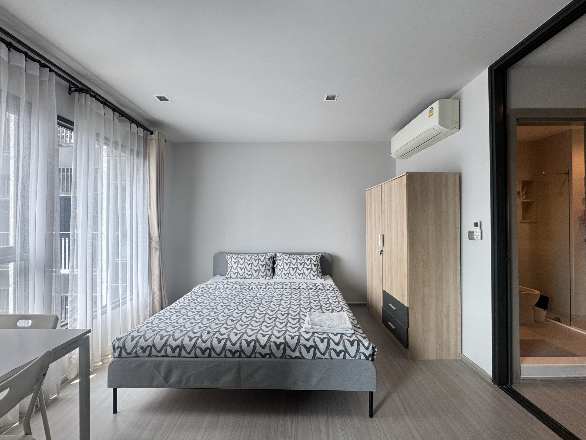 Life Asoke - Rama 9 — Studio, photo 1
