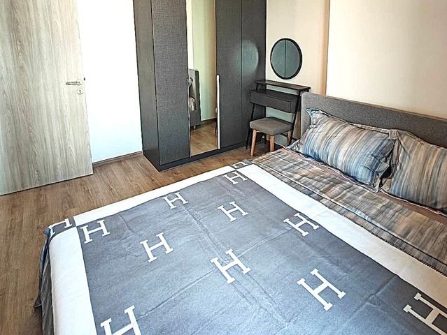 Nue District R9 — 1-Bedroom, photo 6