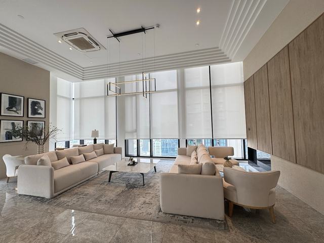 Nue District R9 — Large 2-Bedroom, photo 2