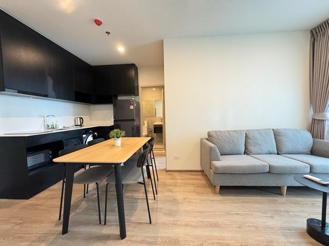 Nue District R9 — Large 2-Bedroom, photo 4