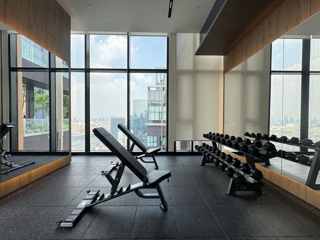 Nue District R9 — Large 2-Bedroom, photo 10